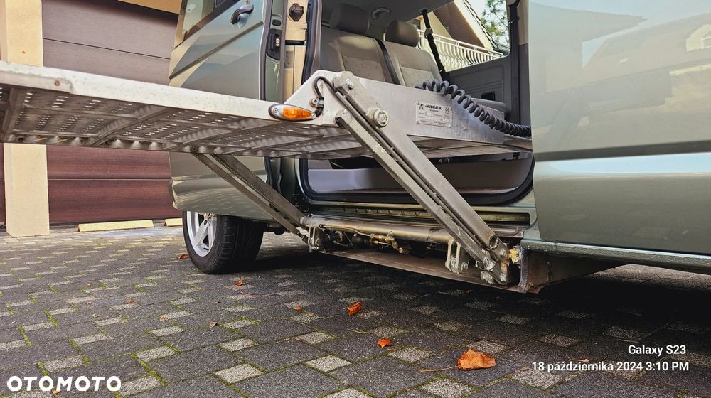 Volkswagen Caravelle - 14