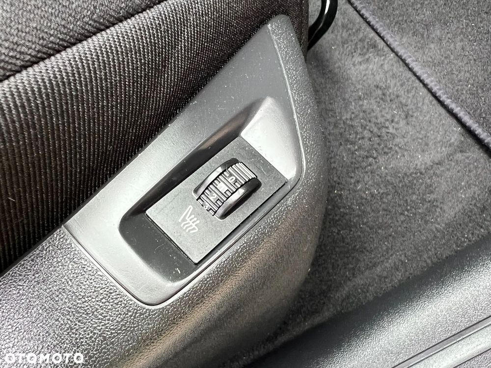 Citroën C5 2.0 HDi Dynamique Equilibre Navi - 17