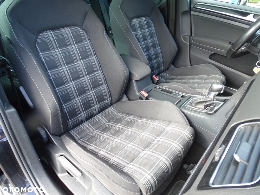 Volkswagen Golf 2.0 TDI BMT GTD - 21