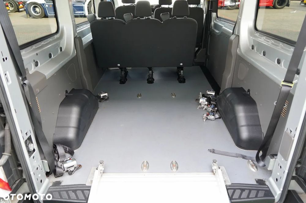 Ford TRANSIT / 6 miejsc / BRYGADÓWAKA  + Najazd na wózek / Dla osób niepełnosprawnych / 2021 / PO KONTRAKCIE SERWISOWYM - 21
