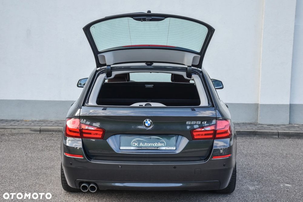 BMW Seria 5 525d Touring Sport-Aut Luxury Line - 38
