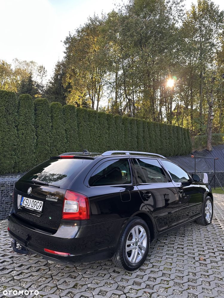 Skoda Octavia 2010 photo 2