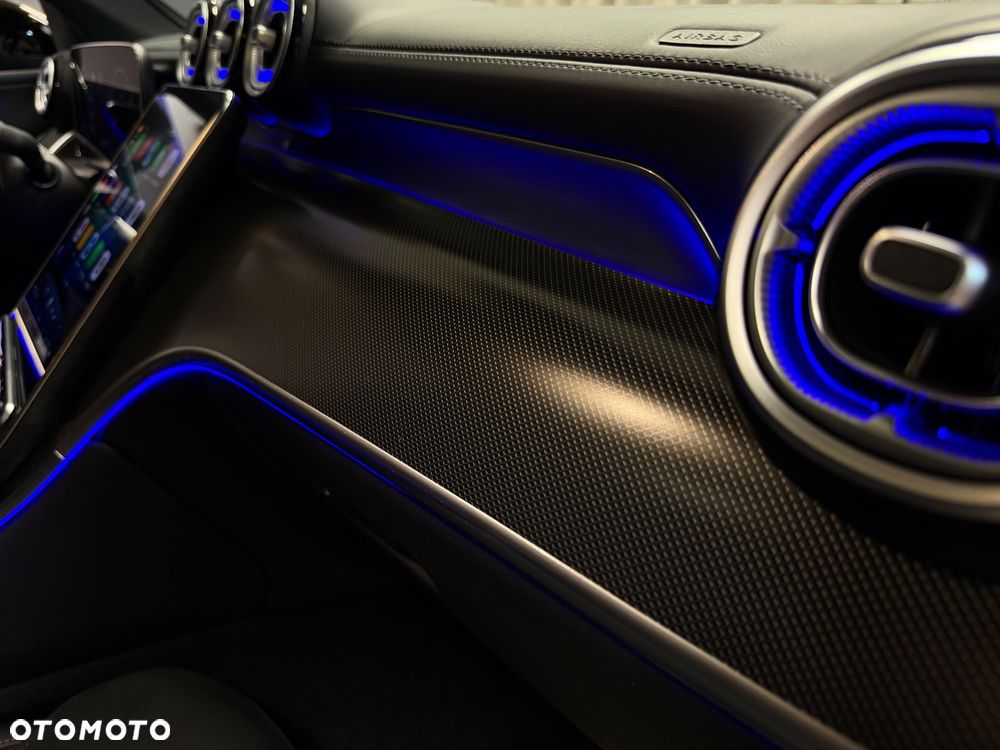 Mercedes-Benz GLC 300 4Matic 9G-TRONIC AMG Line - 29