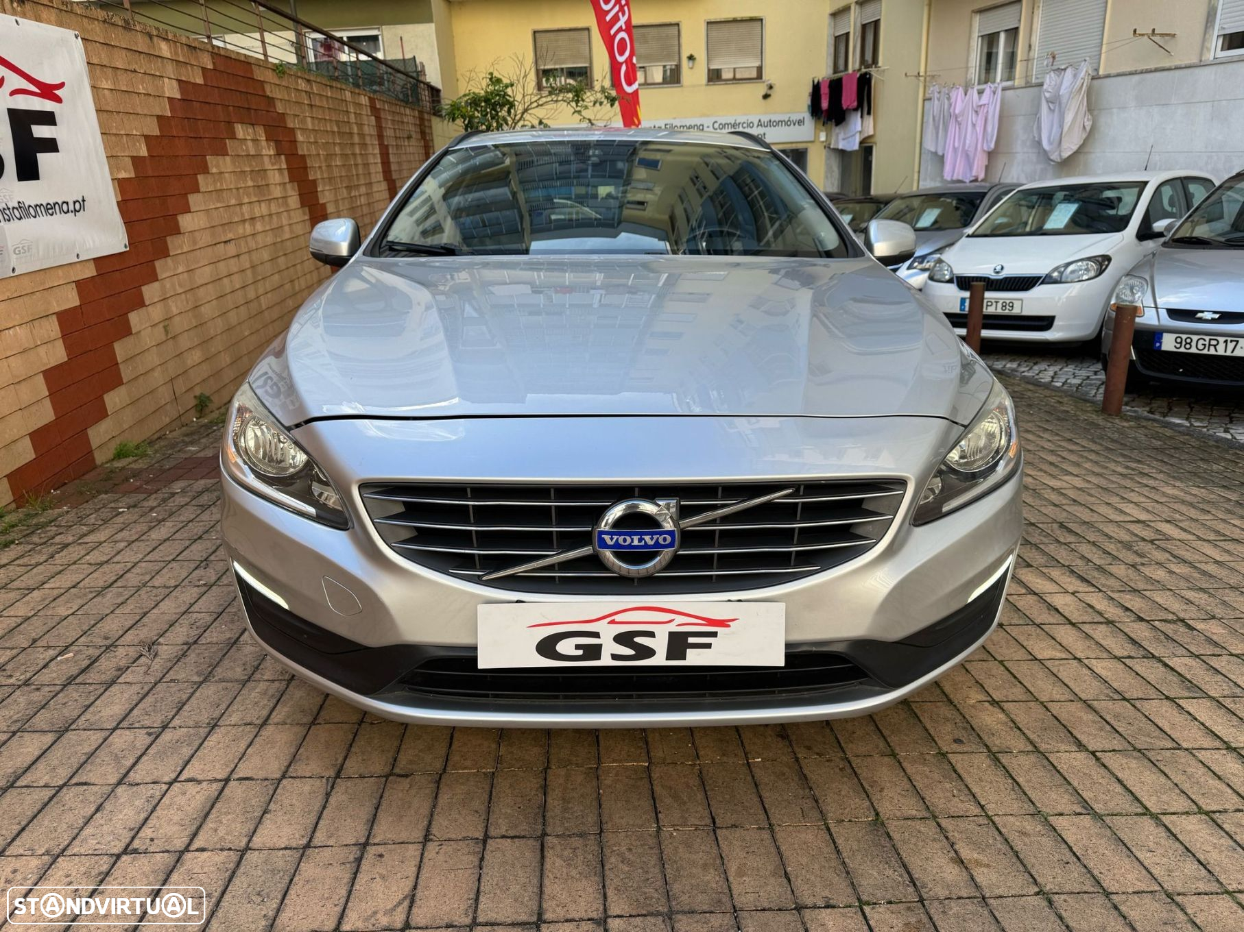 Volvo V60 1.6 D2 Momentum Eco - 2
