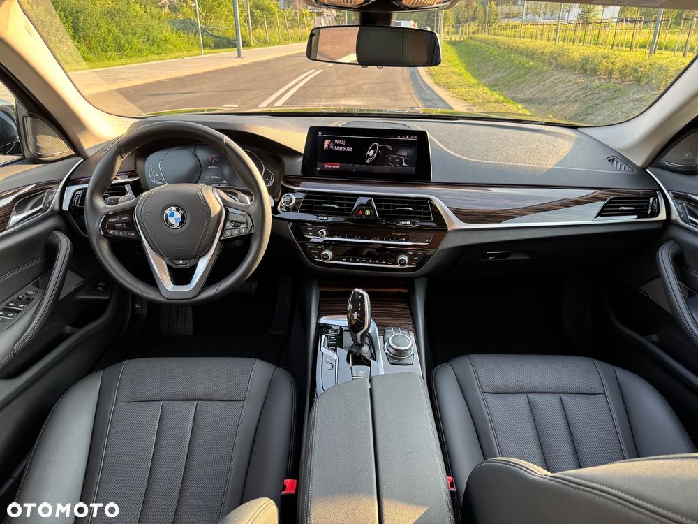 BMW Seria 5 530i xDrive mHEV - 3