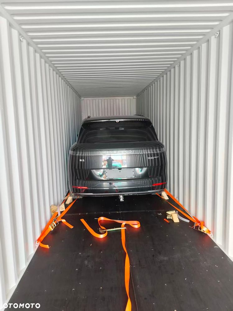 Lynk & Co 900 - 5