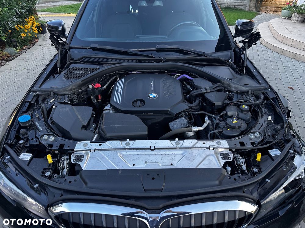 BMW Seria 3 318d MHEV Sport Line - 23