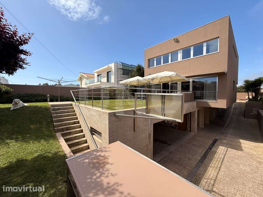 Moradia T5 Moderna com Jardim e Cave Ampla - Árvore, Vila do Conde - Grande imagem: 2/44