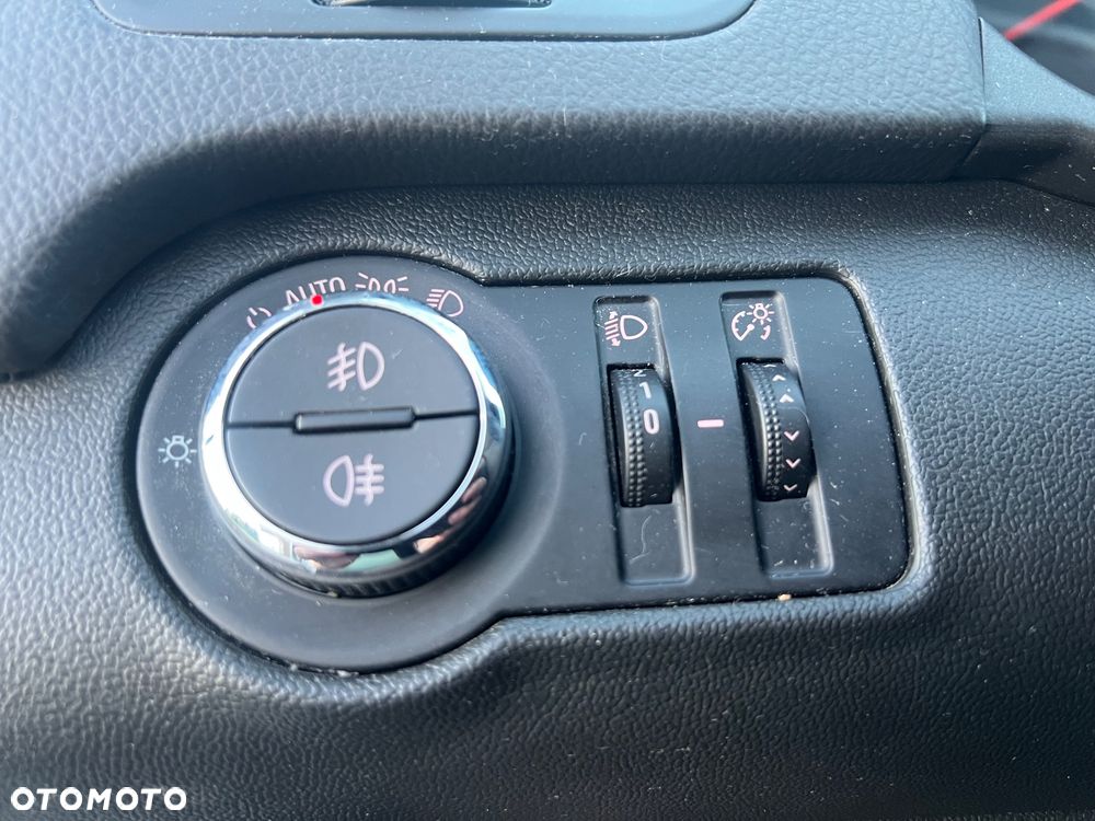Opel Insignia - 17