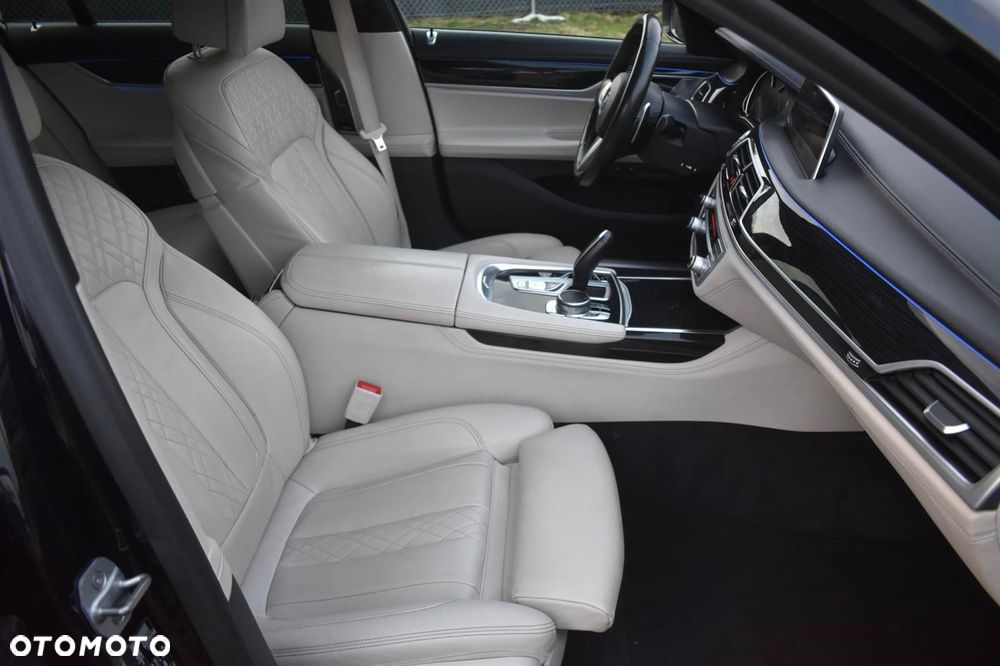 BMW Seria 7 740d xDrive - 11