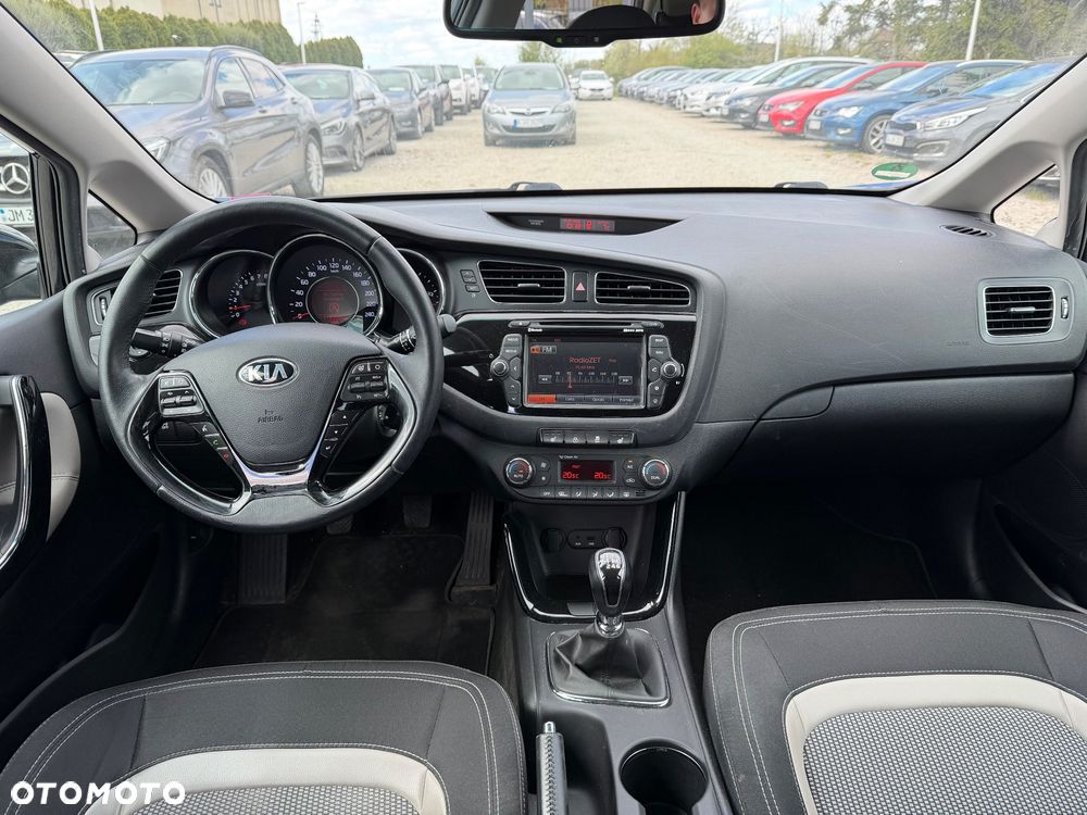 Kia Ceed 1.4 CVVT ISG Dream Team Edition - 26