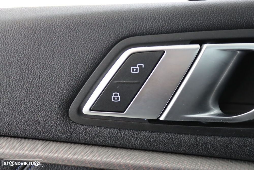 BMW 116 d Pack Desportivo M Auto - 16