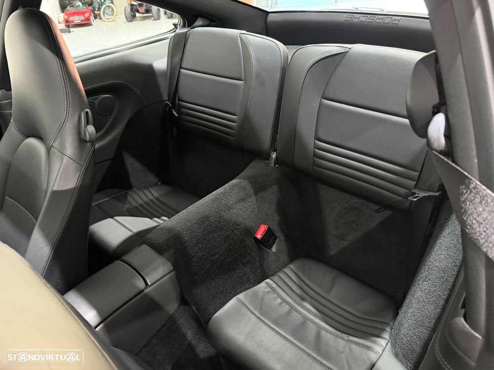 Porsche 911 (996) Carrera 4 S - 25