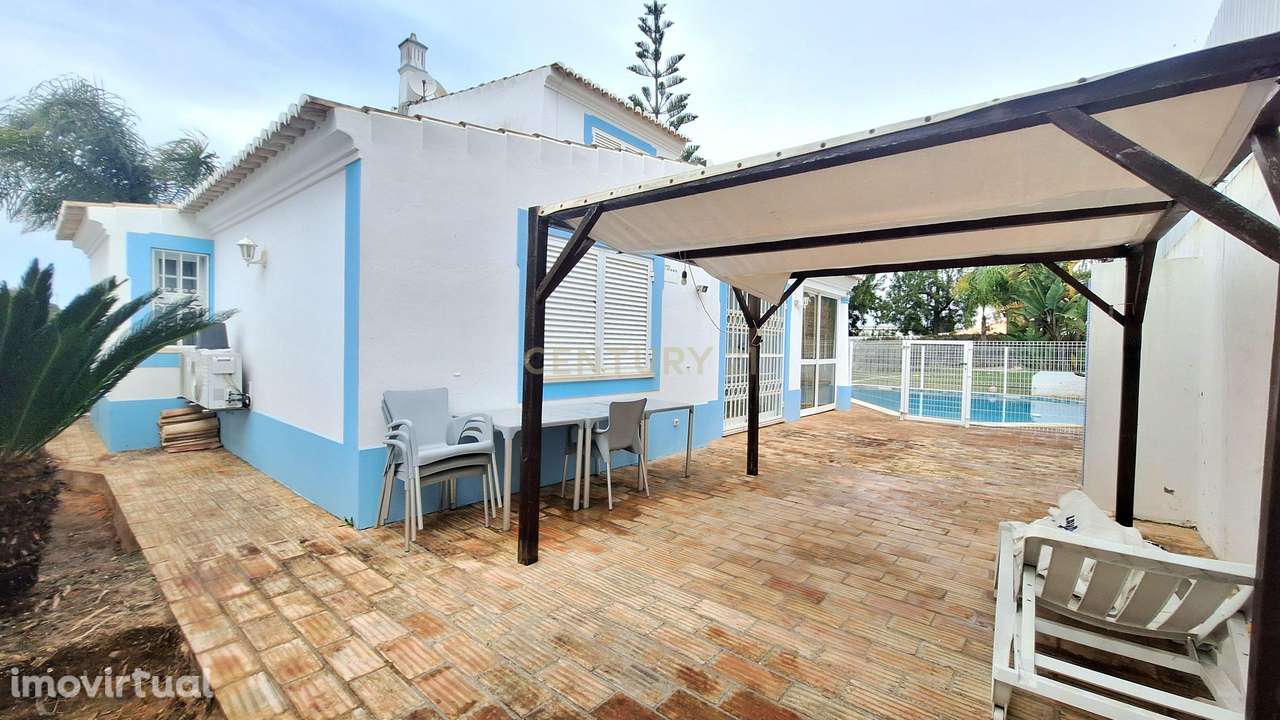 Moradia isolada com 4 quartos na Quinta dos Álamos - Guia - Grande imagem: 5/40