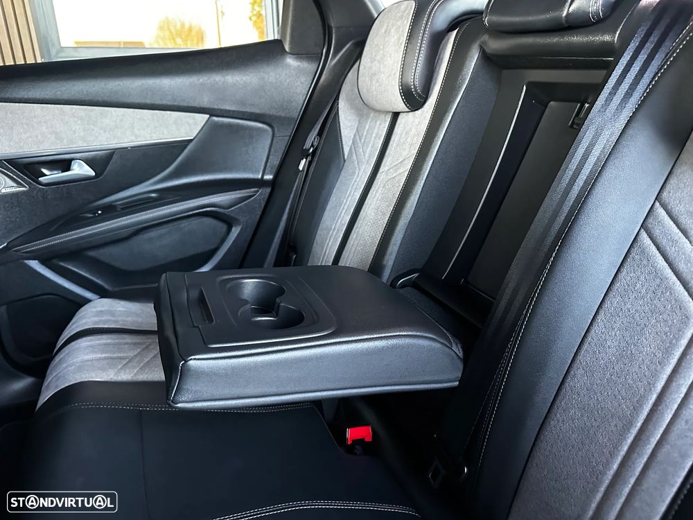 Peugeot 3008 1.6 Hybrid GT Pack e-EAT8 - 44