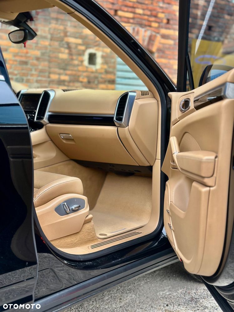 Porsche Cayenne Tiptronic S - 28