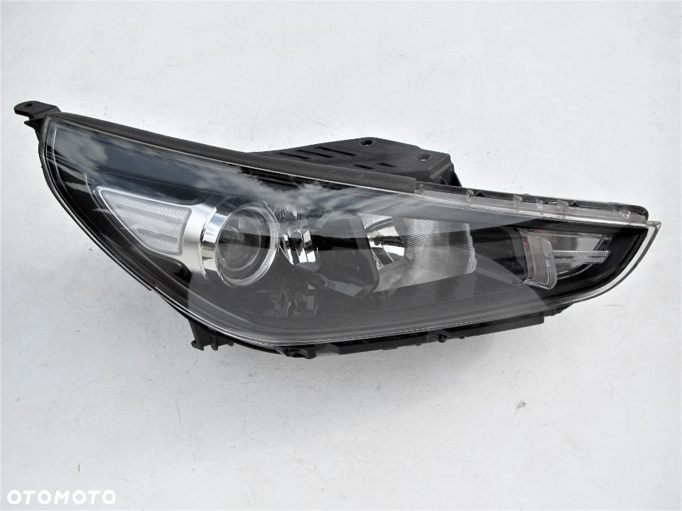 HYUNDAI i30 2017 2018 2019 Reflektor 10 PIN OE - 1