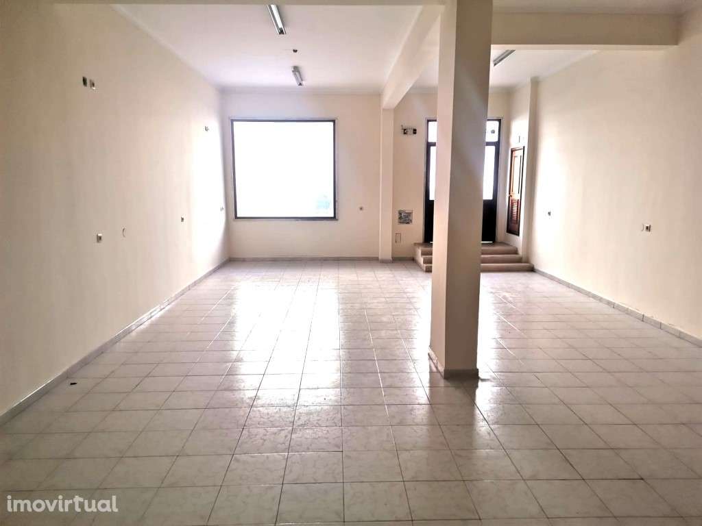 LOJA C/ SAÍDA FUMOS, CASAL COTÃO, SÃO MARCOS - Grande imagem: 3/9