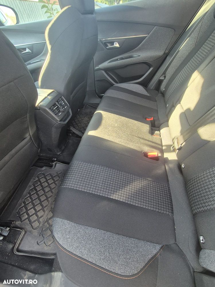 Peugeot 3008 1.5 BlueHDI 130 S&S EAT8 Allure - 4