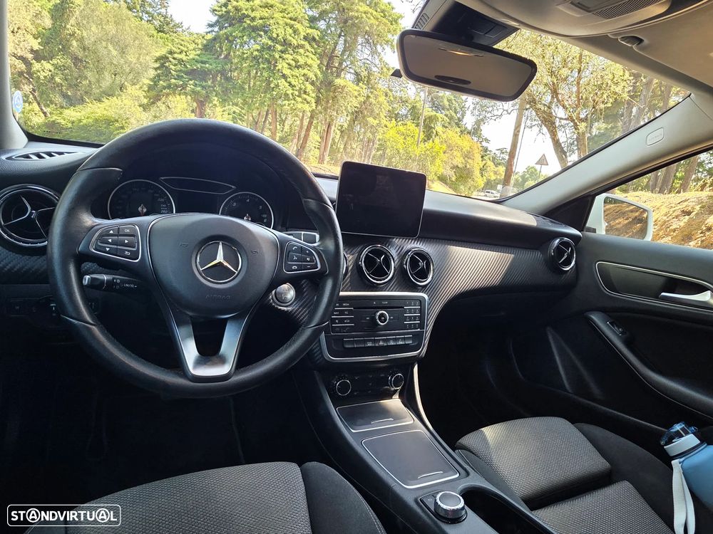 Mercedes-Benz GLA 200 d Urban Aut. - 13