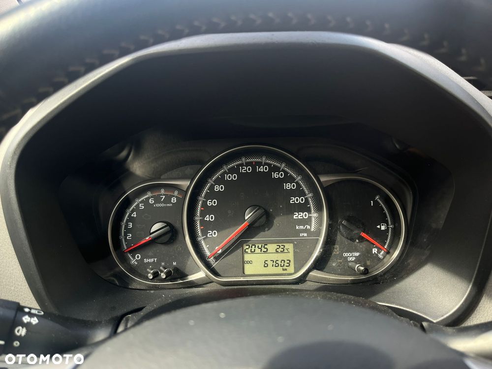 Toyota Yaris 1.0 VVT-i - 15