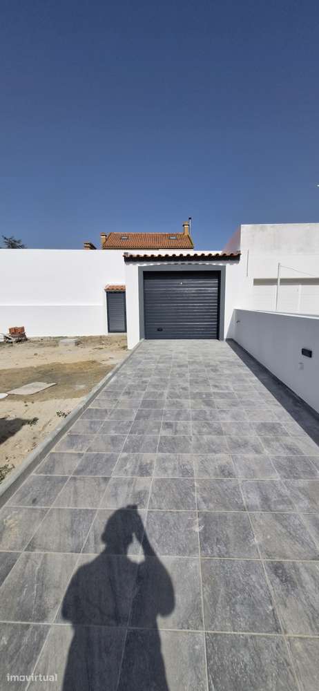Moradia T5 moderna com terraço e excelente localização - Grande imagem: 3/31