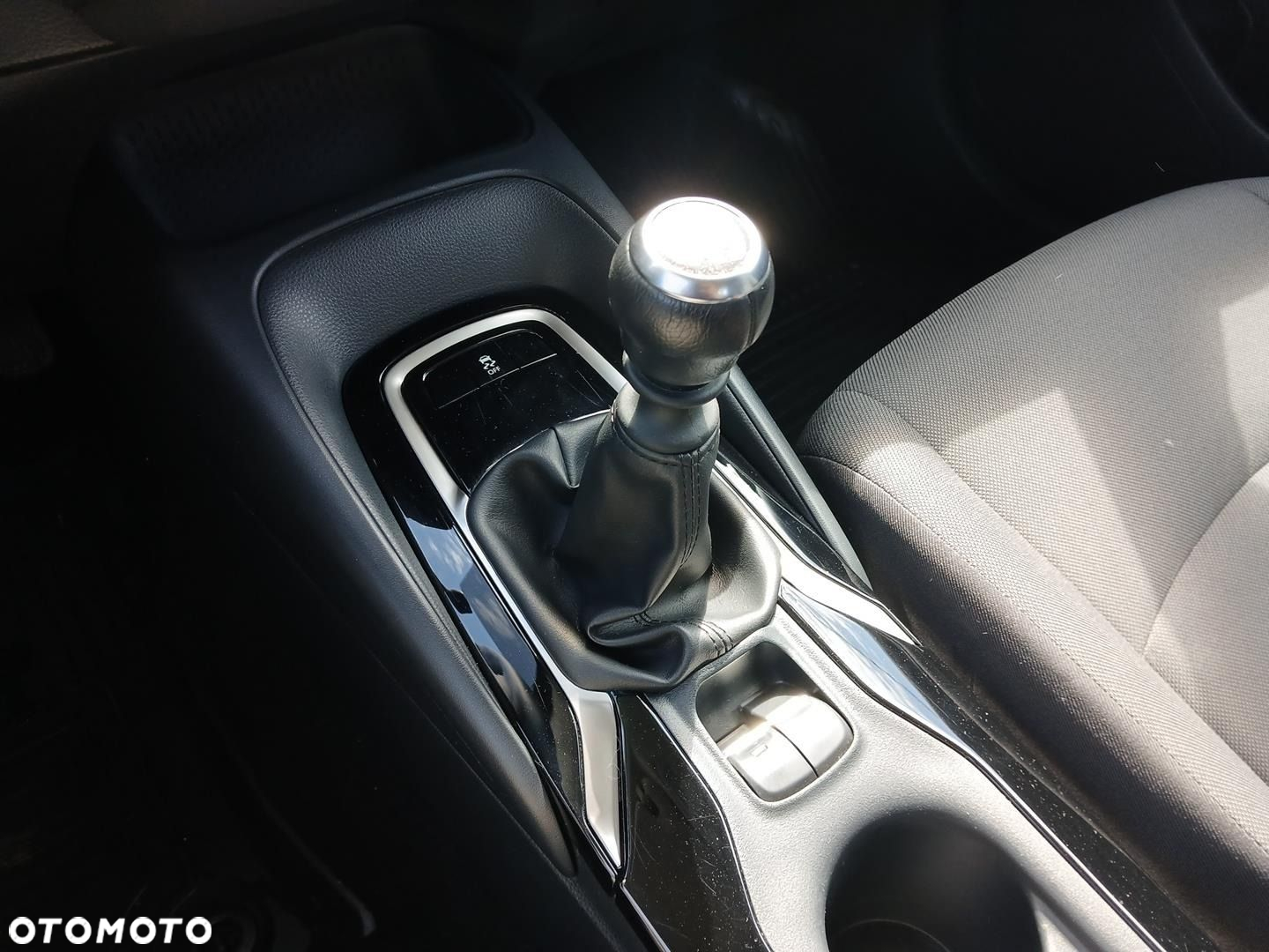 Toyota Corolla - 24