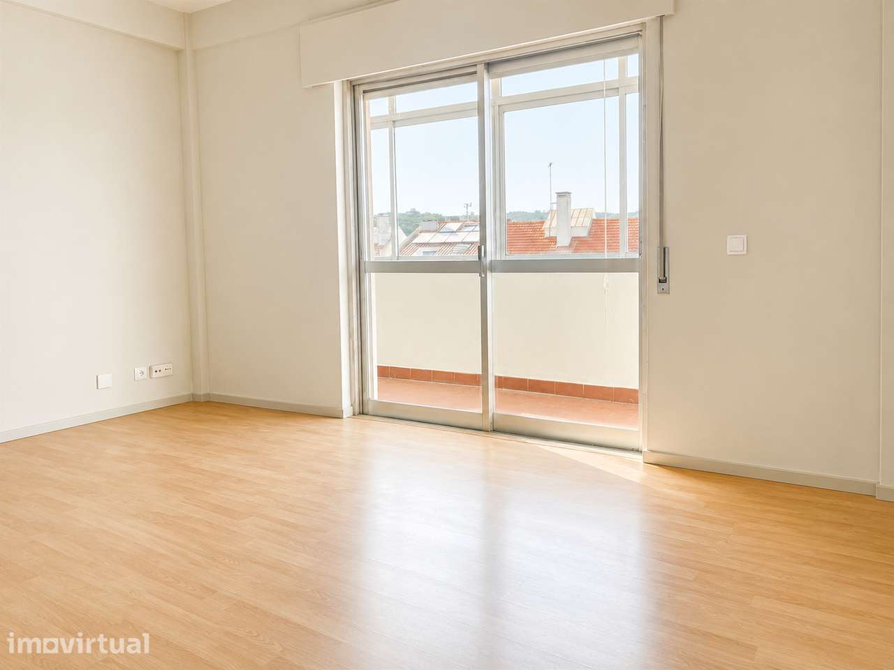 Apartamento T1 em Campolide próximo ao Amoreiras e Metro - Grande imagem: 3/11