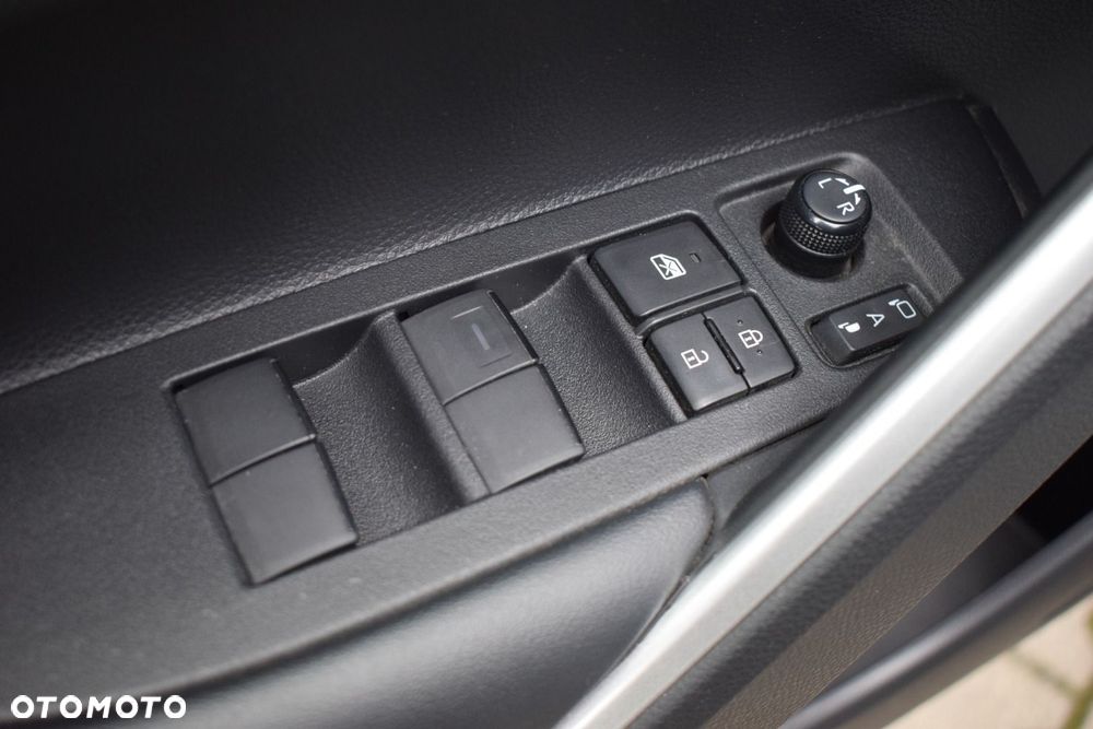 Toyota Corolla Cross 2.0 Hybrid Style AWD - 21