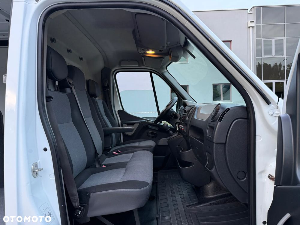 Nissan NV400 - 26