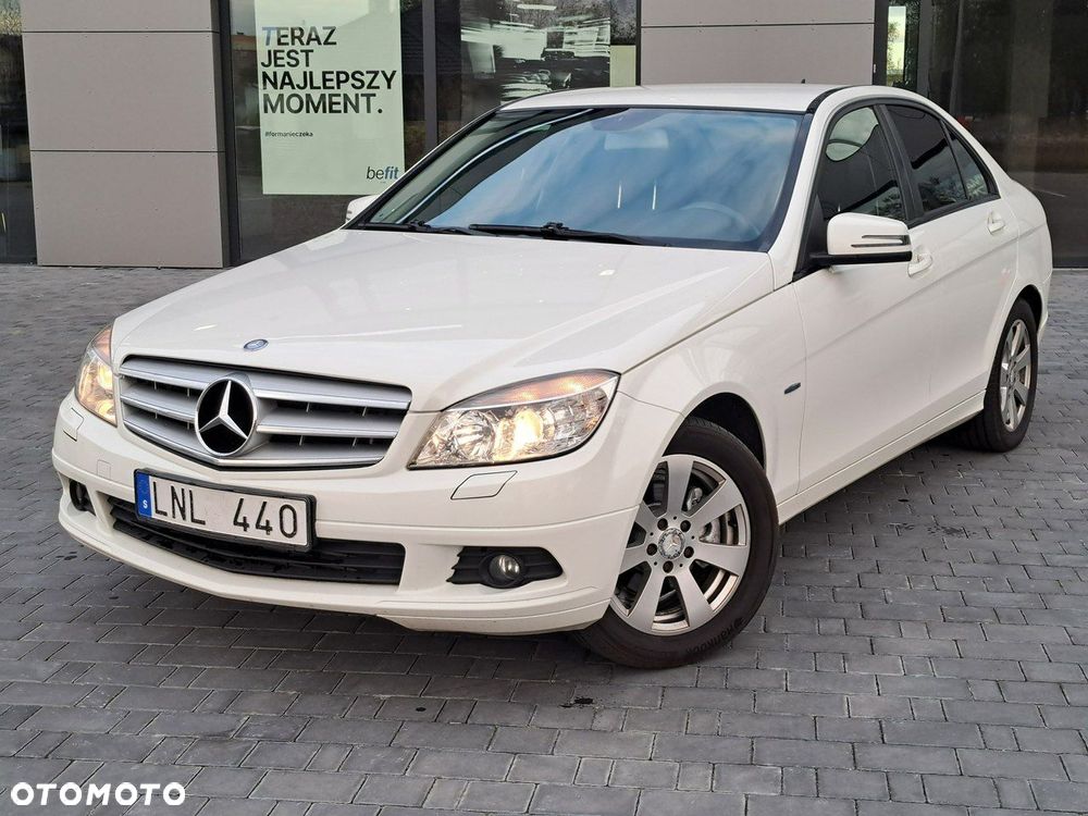Mercedes-Benz Klasa C 180 BlueEFFICIENCY 7G-TRONIC - 2