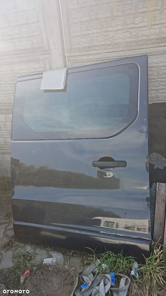 TRAFIC III VIVARO drzwi przesuwne