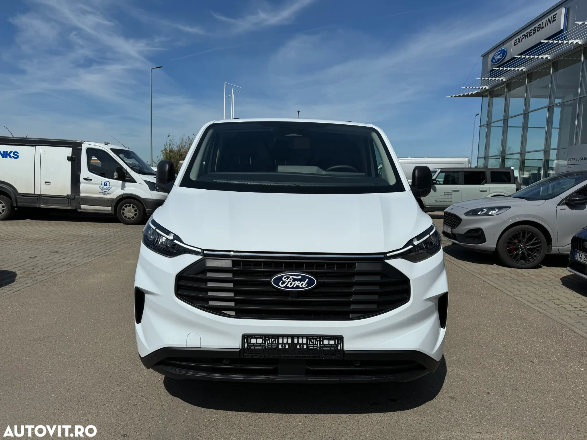Ford Transit Custom Bus 320L 2.0 EcoBlue 136 CP 6MT L2H1 FWD Titanium - 2