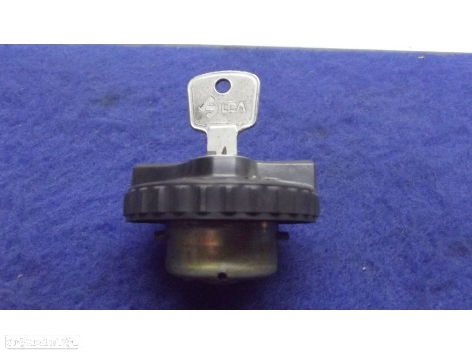 mercedes tampao de gasolina com chave - 2