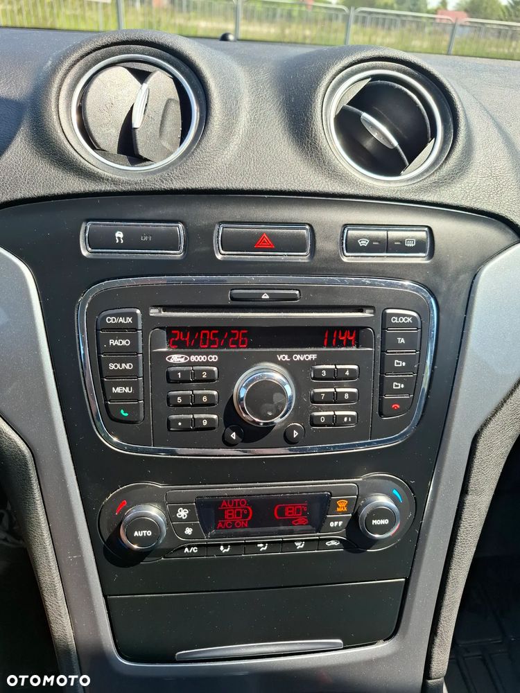 Ford Mondeo 2.0 TDCi Ambiente - 10