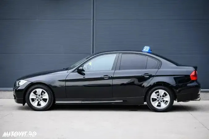 BMW Seria 3 320i Edition Sport - 10