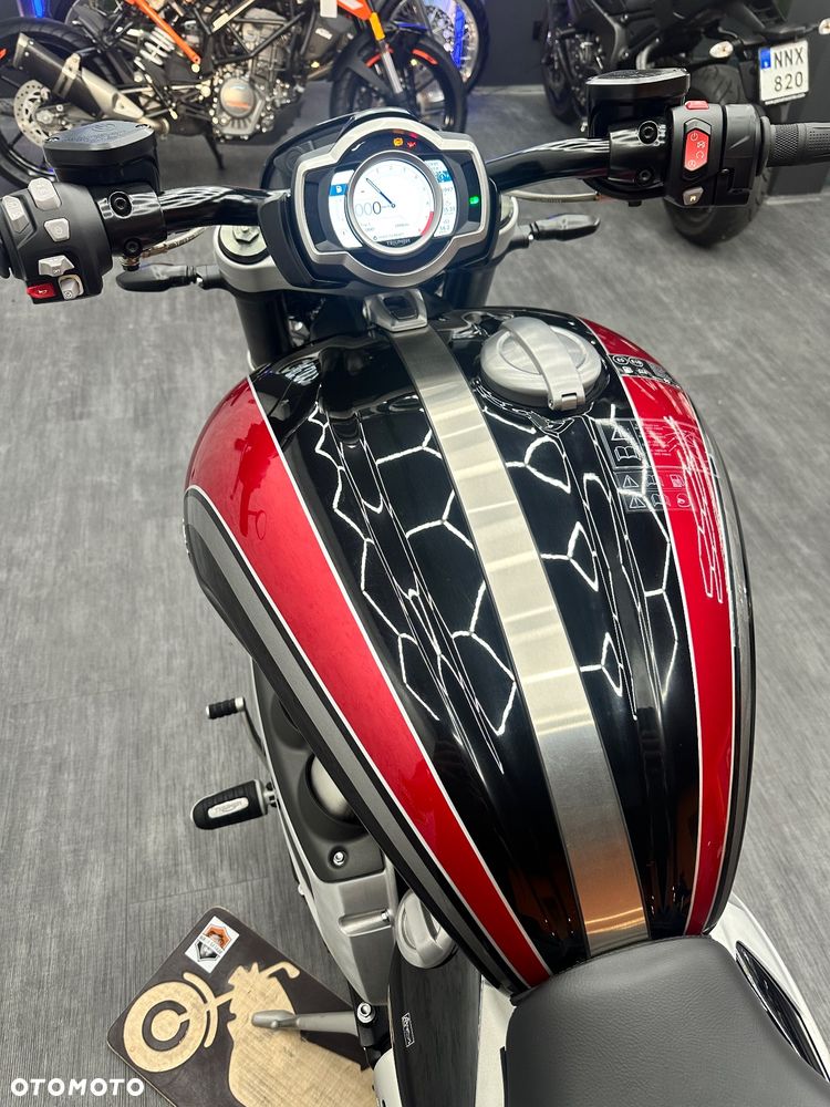 Triumph Rocket - 23