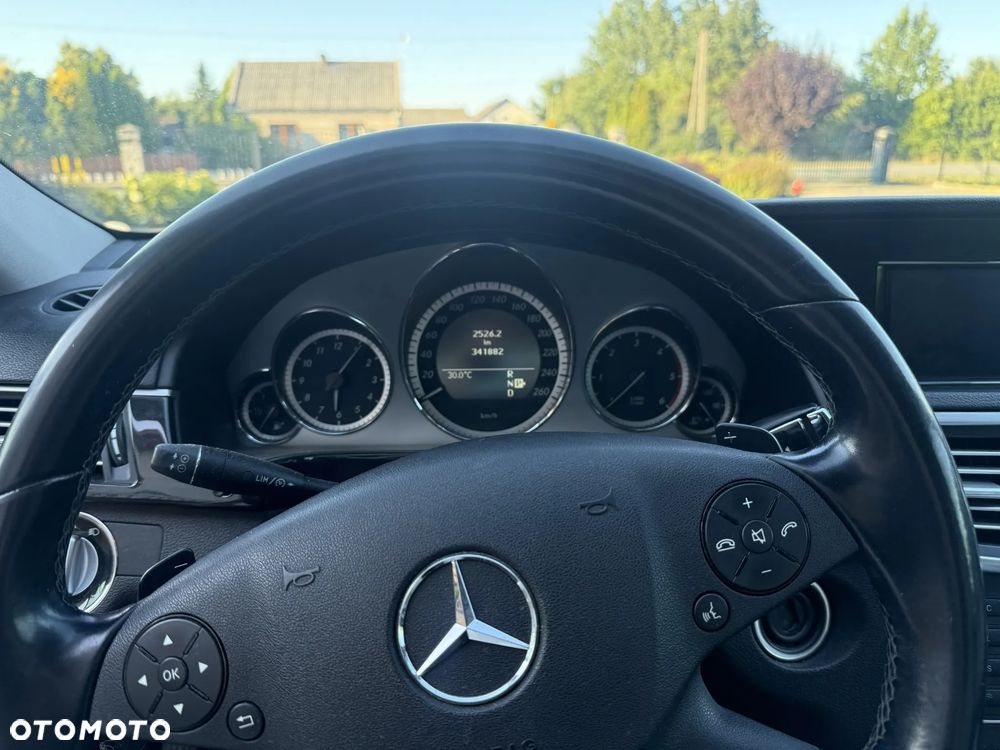 Mercedes-Benz Klasa E 350 CDI 4-Matic BlueEff - 15