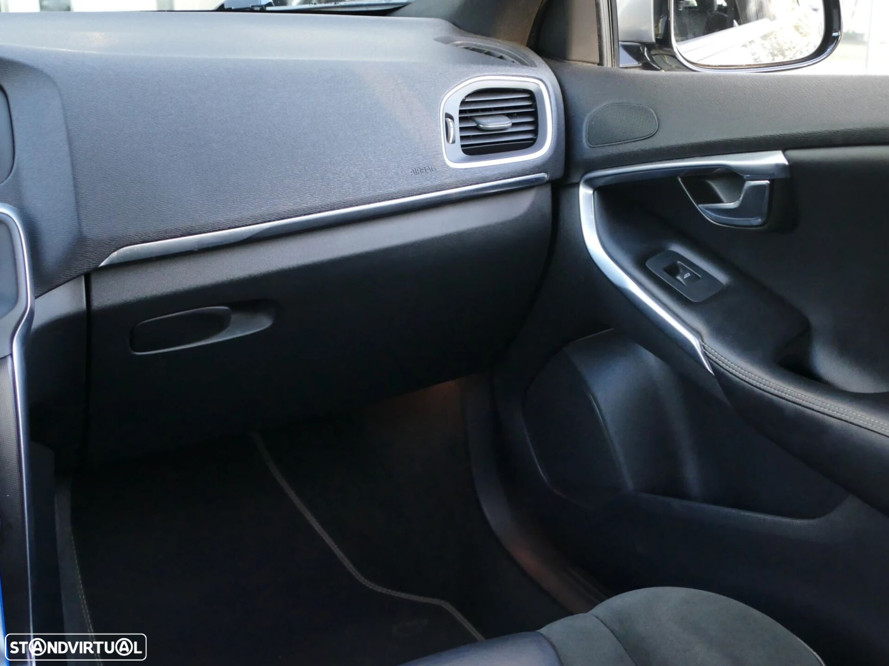Volvo V40 2.0 D2 R-Design Momentum - 33
