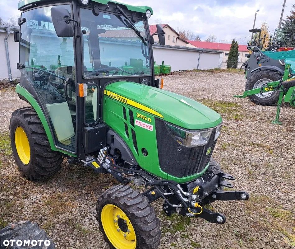 John Deere 2032R - 4