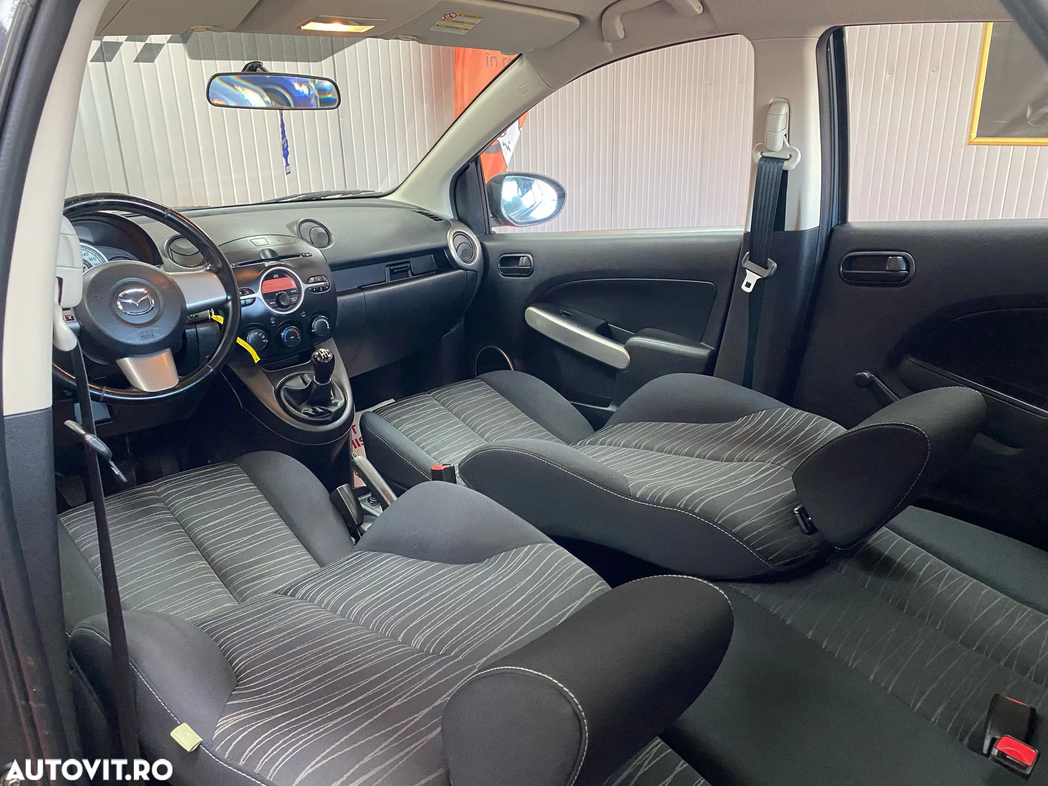 Mazda 2 - 13