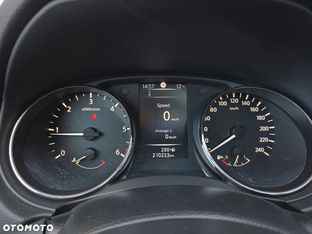 Nissan Qashqai 1.5 dCi DPF 360 - 32
