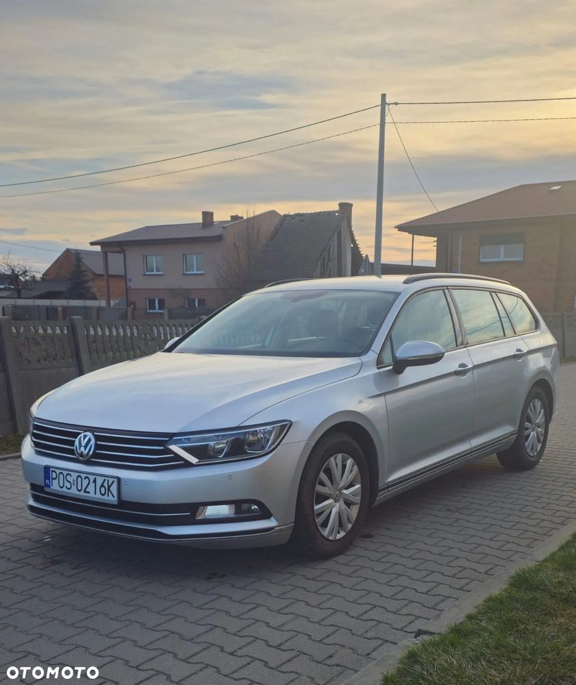 Volkswagen Passat - 1