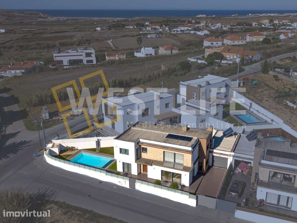 Moradia Independente T4 com piscina - Acabamentos de excelência - E...