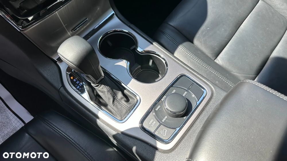 Jeep Grand Cherokee - 20