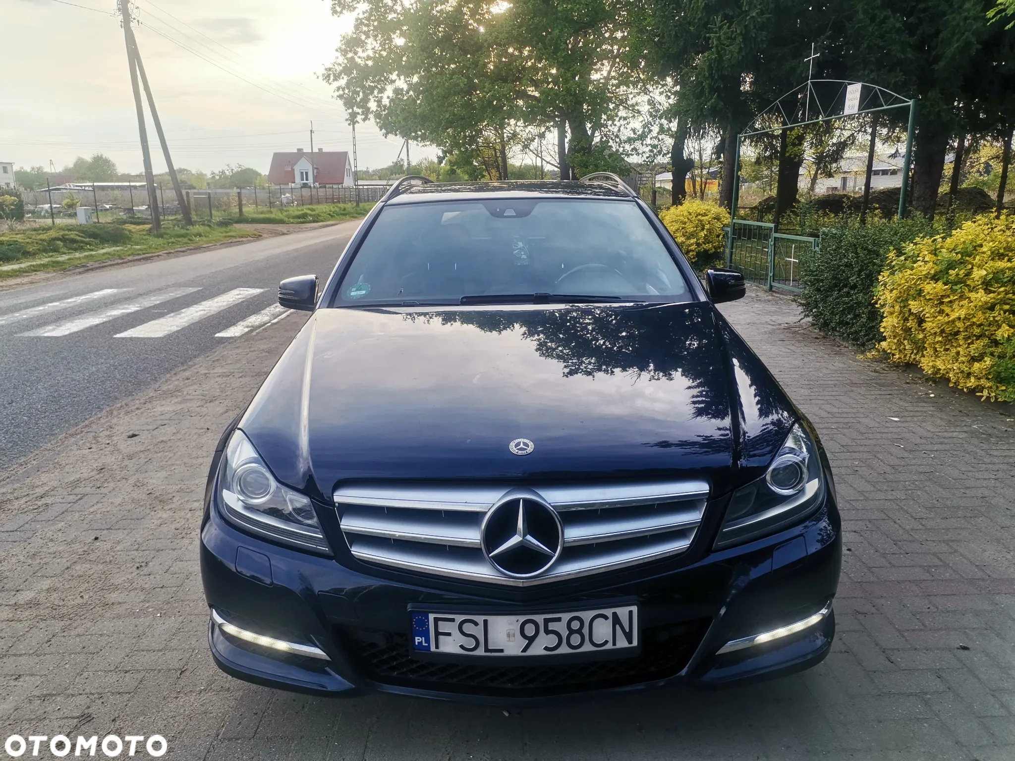 Mercedes-Benz Klasa C 220 CDI BlueEff Avantgarde - 4