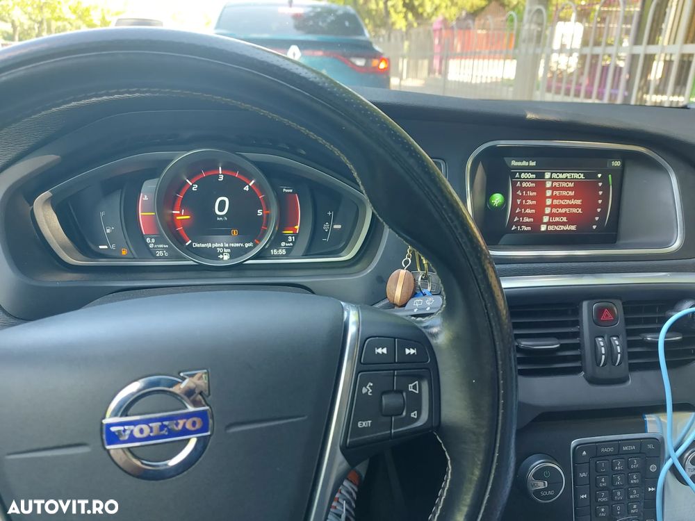 Volvo V40 D3 R-Design - 10