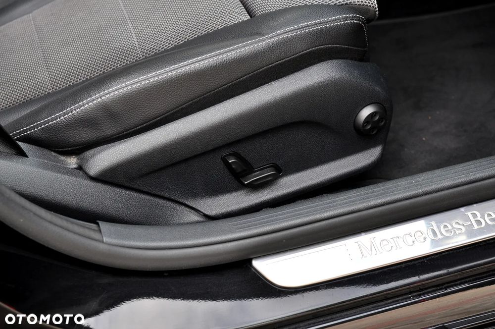 Mercedes-Benz Klasa C 220 d 4Matic 9G-TRONIC AMG Line - 18