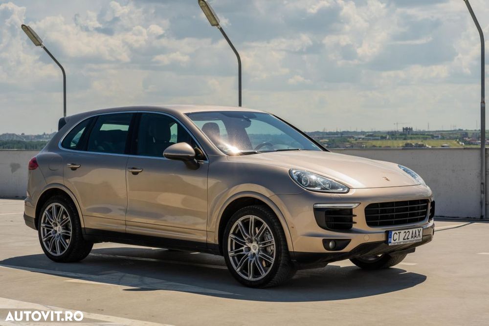 Porsche Cayenne 4.2 L S - 1