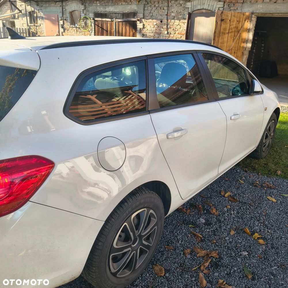 Opel Astra 2014 photo 5